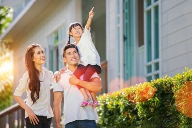 a family picking out a house in florida